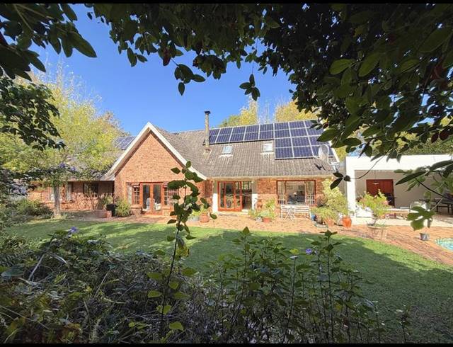 3 BEDROOM PROPERTY TO RENT IN CONSTANTIA UPPER
